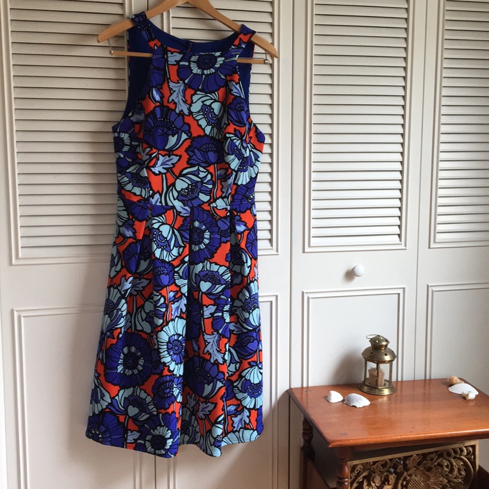 Modern Bold Print Waffle Texture Dress